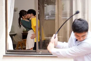 Em trai nghịch đồ lót chị gái và cái kết khi bị phát hiện