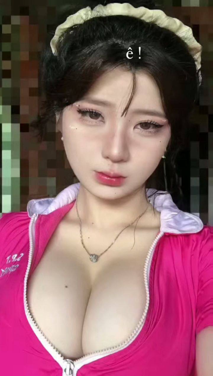 Đang sơ múi thì chồng em đi làm về