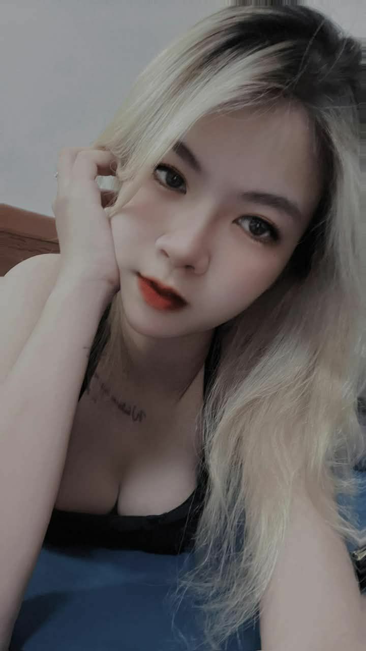 Anh trai lụm 1 lúc 2 đứa em kế dâm vl